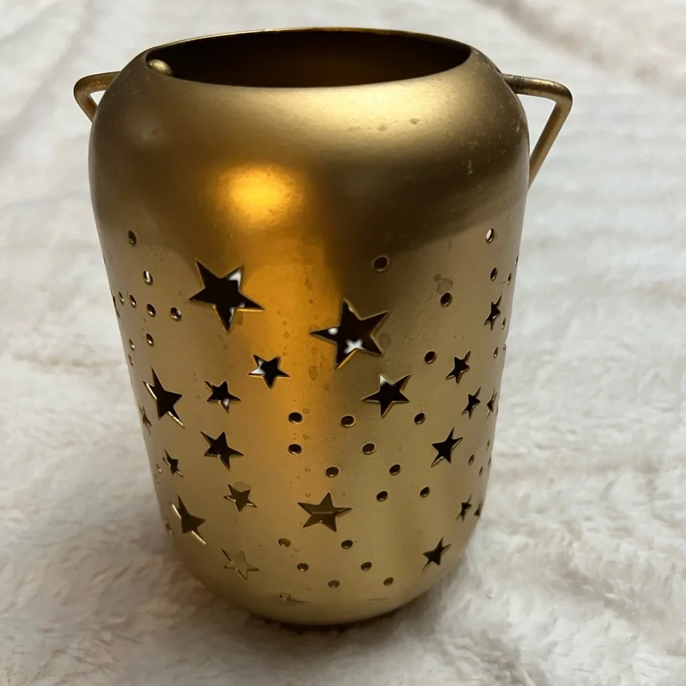 Starry Gold Lantern, very good used condition, creates a star pattern surround